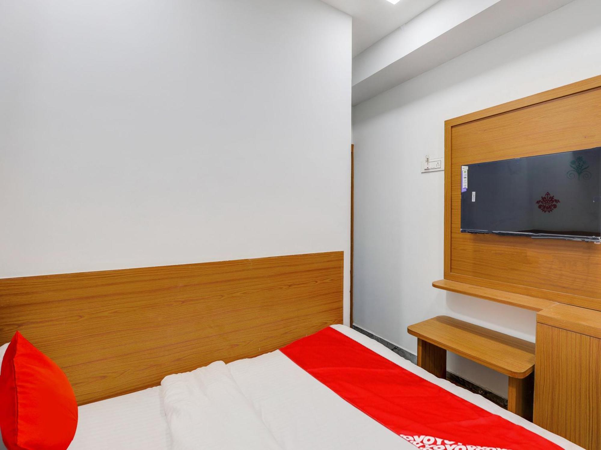 Hotel O Green City Surat Exterior photo