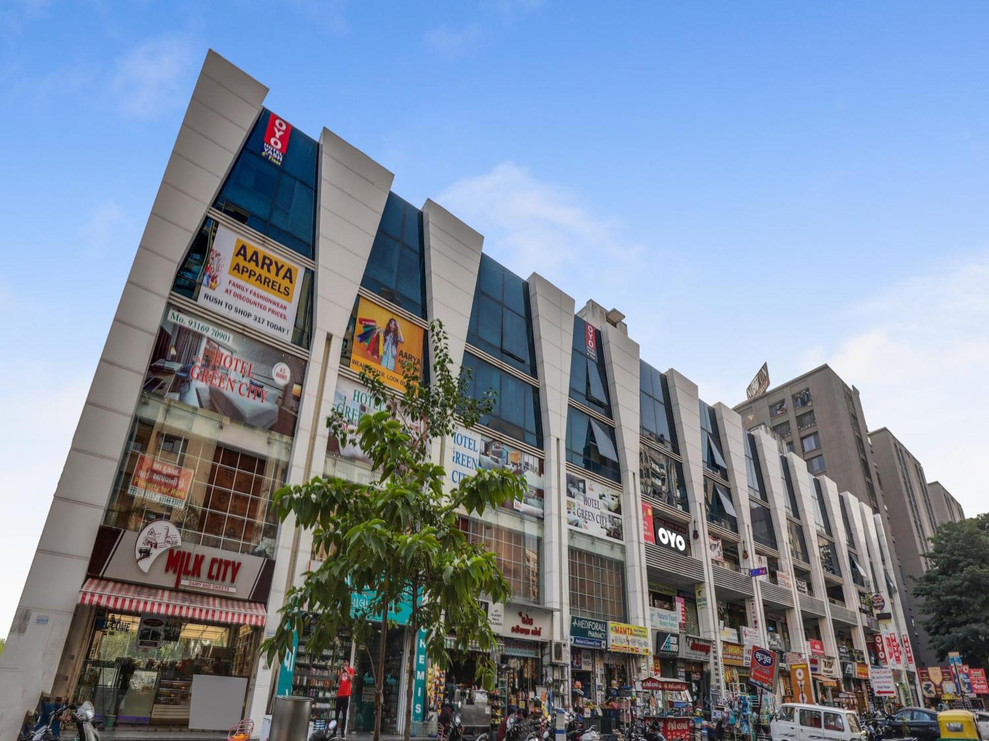 Hotel O Green City Surat Exterior photo